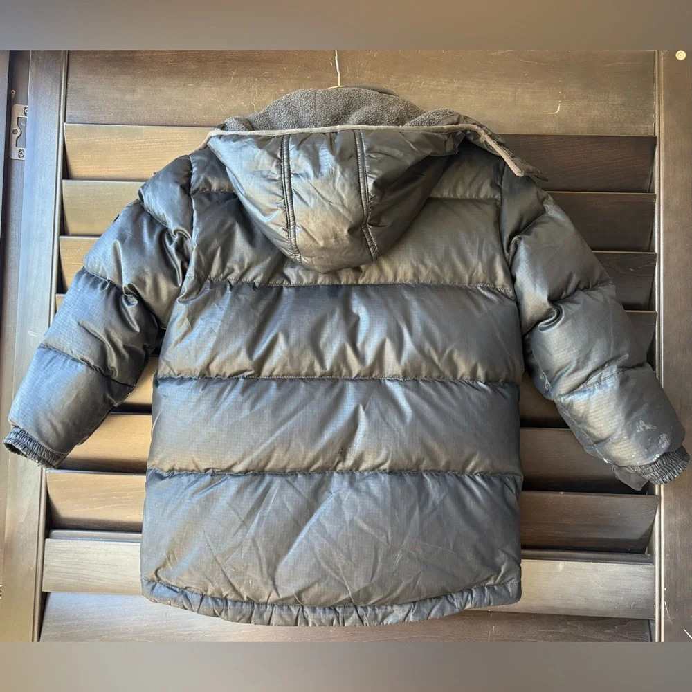 Gap Kids Small (6-7) Black puffer Jacket with detachable hood insulated